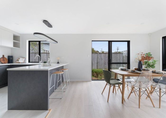  at 3 Lynwood Road, New Lynn, Auckland