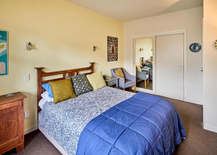  at 12 Fallowfield Avenue, Mount Victoria, Wellington
