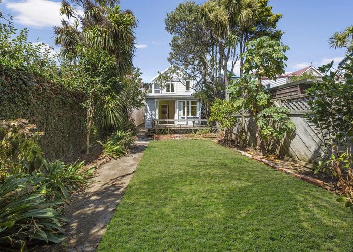  at 23 Moir Street, Mount Victoria, Wellington