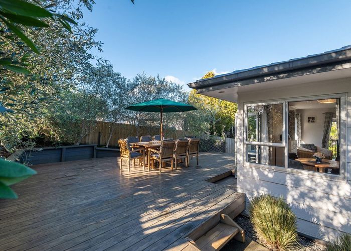  at 1/6 Phillipa Place, Browns Bay, North Shore City, Auckland