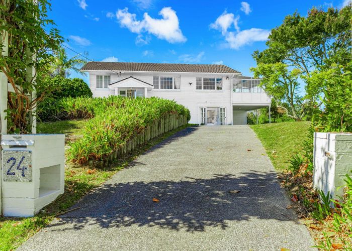  at 24 Salem Place, Torbay, Auckland
