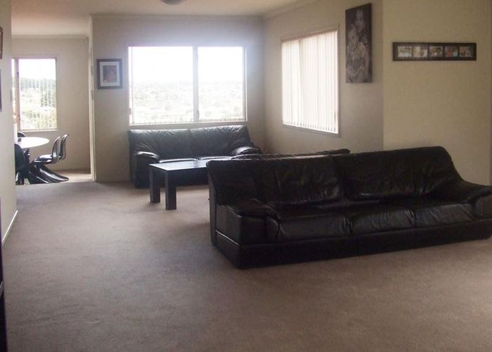  at 8B Andover Way, Goodwood Heights, Auckland