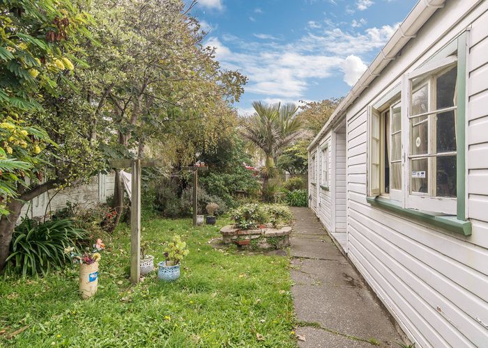  at 99 Queens Drive, Lyall Bay, Wellington