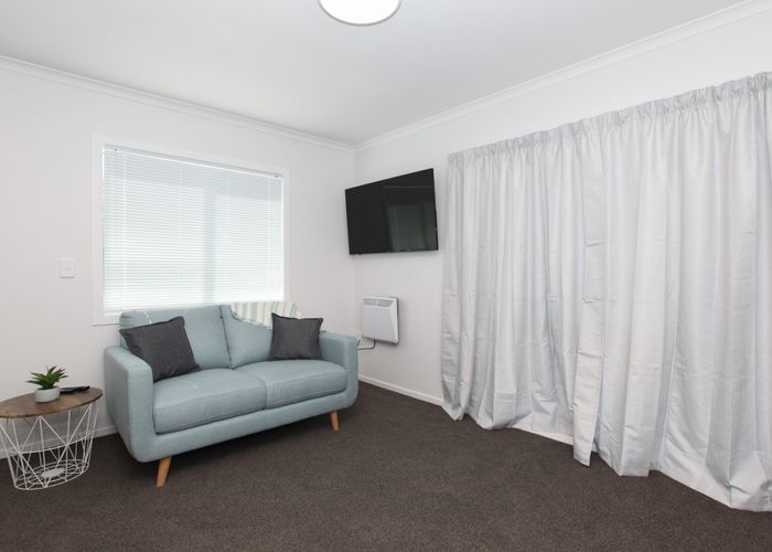  at 2/13 Crescent Court, Melville, Hamilton, Waikato
