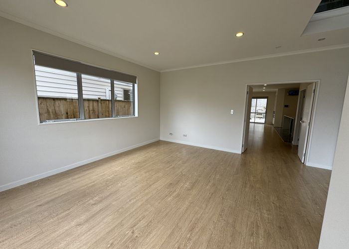  at 10 Mcquoids RD, Flat Bush, Auckland