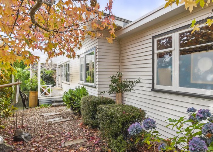  at 1/52 Matatua Road, Raumati Beach, Kapiti Coast, Wellington