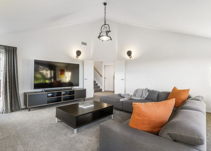  at 11 Chedworth Drive, Glenfield, Auckland