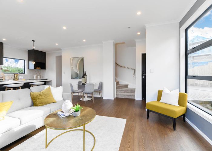  at 9 Camrose Place, Glenfield, North Shore City, Auckland
