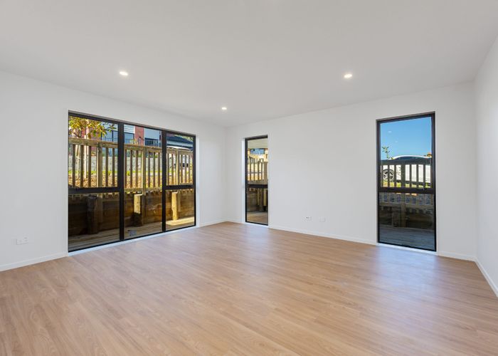  at 11 Mara Way, Sunnyvale, Waitakere City, Auckland