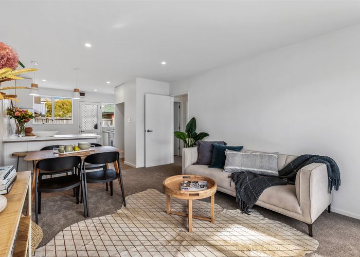  at 2/8 Peer Street, Upper Riccarton, Christchurch