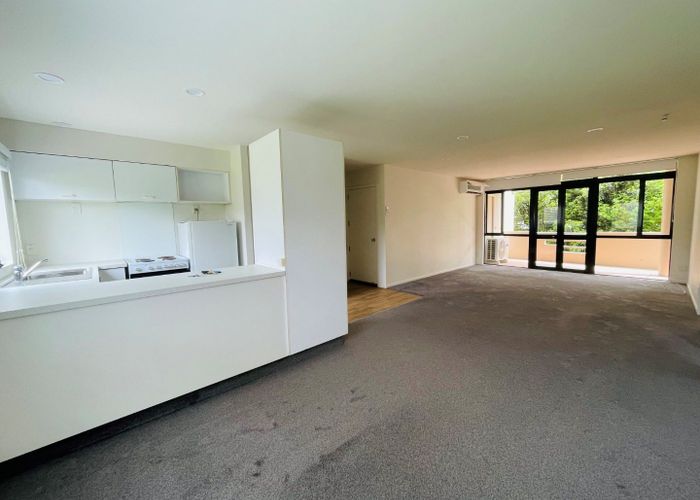  at 2/21 Hewitts Road , Merivale, Christchurch City, Canterbury