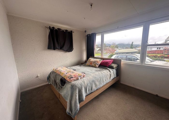  at 33 Mountbatten Grove, Clouston Park, Upper Hutt, Wellington