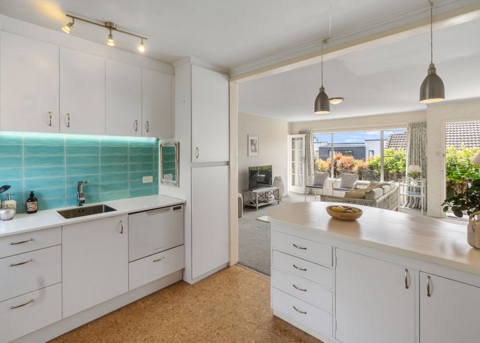  at 2/68 Atkin Avenue, Mission Bay, Auckland