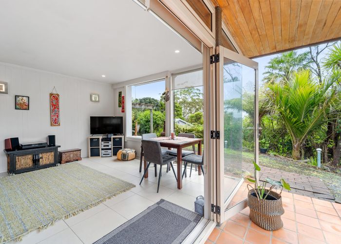  at 16A Poplar Road, Stanmore Bay, Whangaparaoa