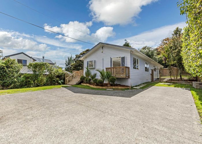  at 18 Churchouse Road, Greenhithe, Auckland