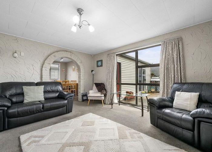 at 7 Kowhai Ave, Ebdentown, Upper Hutt, Wellington