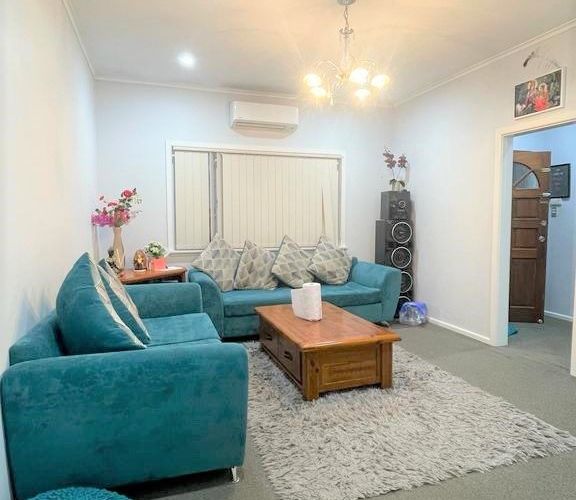  at 10 Pah Road, Papatoetoe, Auckland