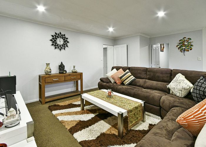  at 20 Glenveagh Park Drive, Weymouth, Auckland