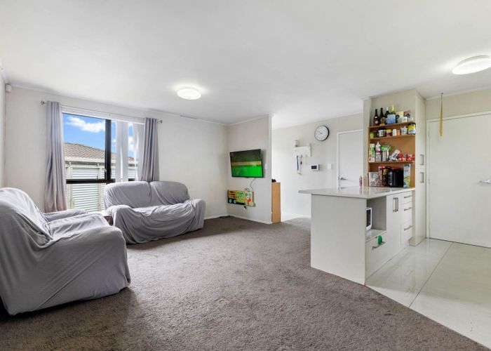  at 5/1 Rebecca Rise, Weymouth, Auckland