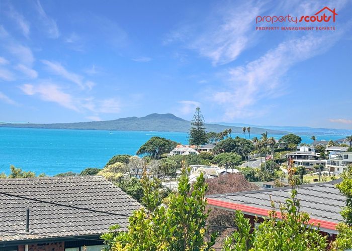  at 33B Montgomery Avenue, Rothesay Bay, North Shore City, Auckland