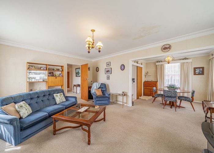  at 17 Deller Grove, Silverstream, Upper Hutt, Wellington