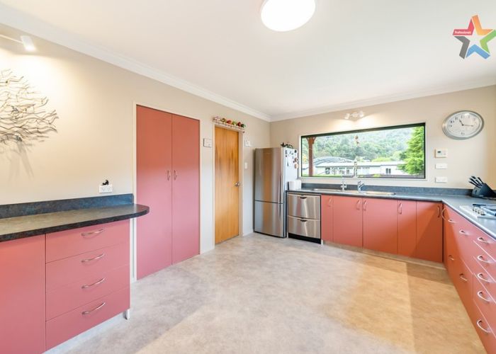  at 77 Glen Road, Stokes Valley, Lower Hutt