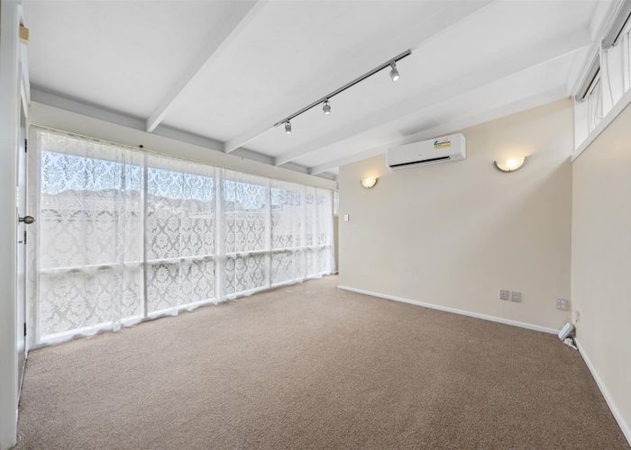  at 2/127 Seabrook Avenue, New Lynn, Waitakere City, Auckland