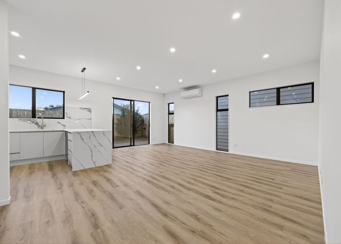  at 27 Jandell Crescent, Bucklands Beach, Manukau City, Auckland