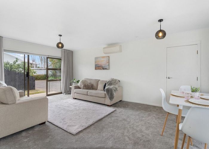  at 2/36 Trentham Road, Papakura, Papakura, Auckland