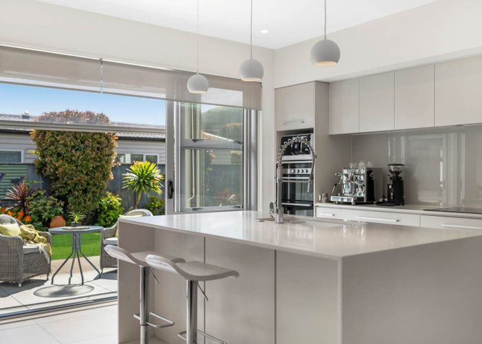  at 6 Lydiard Place, Beachlands, Manukau City, Auckland