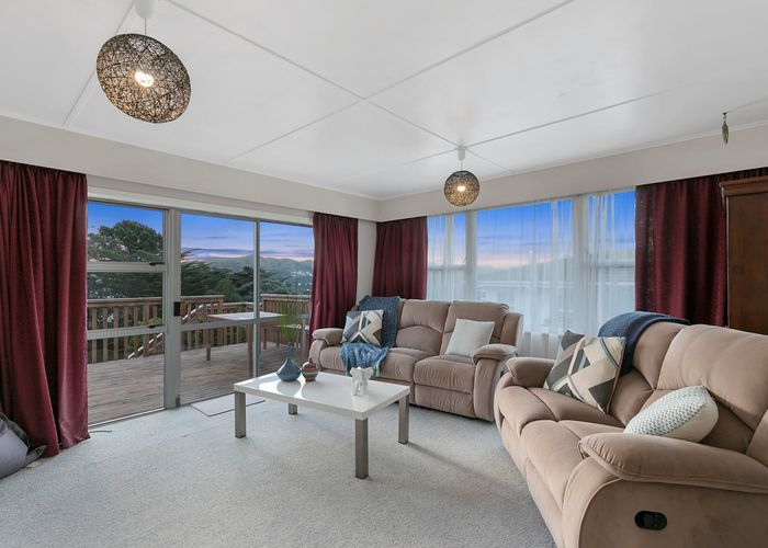  at 14 Catherine Crescent, Paparangi, Wellington