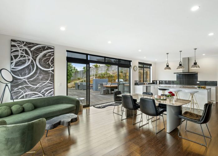  at 16 Schopolo Place, Schnapper Rock, Auckland
