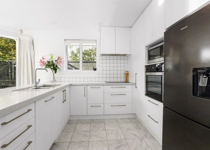  at 34a Aikmans Road, Merivale, Christchurch City, Canterbury