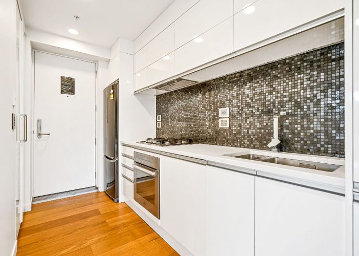  at 105/10 Lion Place, Epsom, Auckland