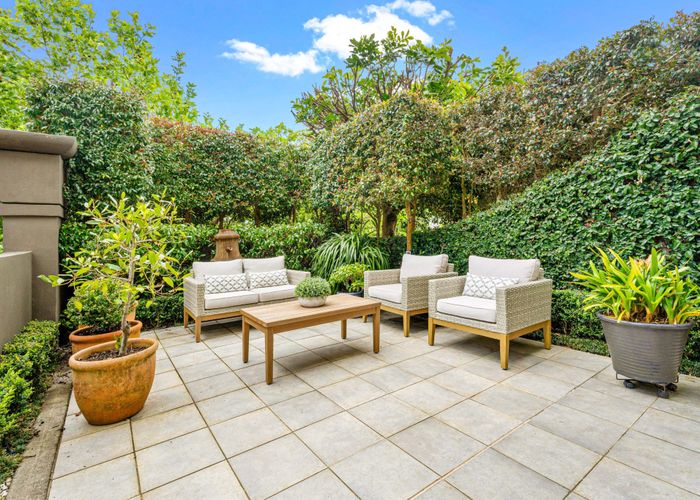  at 2/9 Balfour Road, Parnell, Auckland