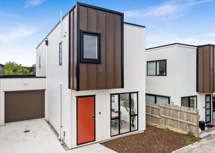  at 10 Waihou Crescent, Albany, North Shore City, Auckland