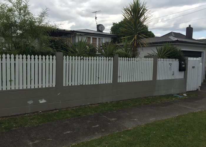  at 2/15 Kent Road, Manurewa, Auckland