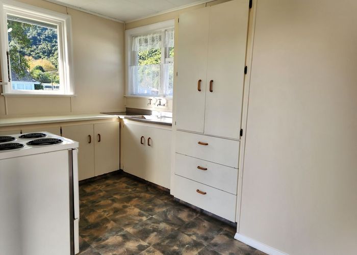  at 2 Barkley Place, Cobden, Greymouth