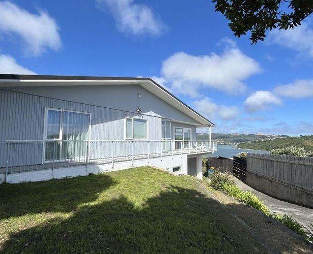 at 7 Forth Place, Papakowhai, Porirua