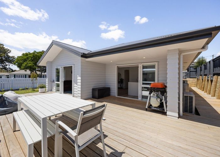  at 11 Walsh Street, Forest Lake, Hamilton