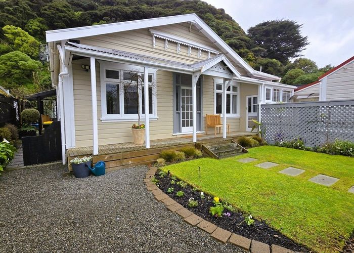  at 127 Muritai Road, Eastbourne, Lower Hutt, Wellington