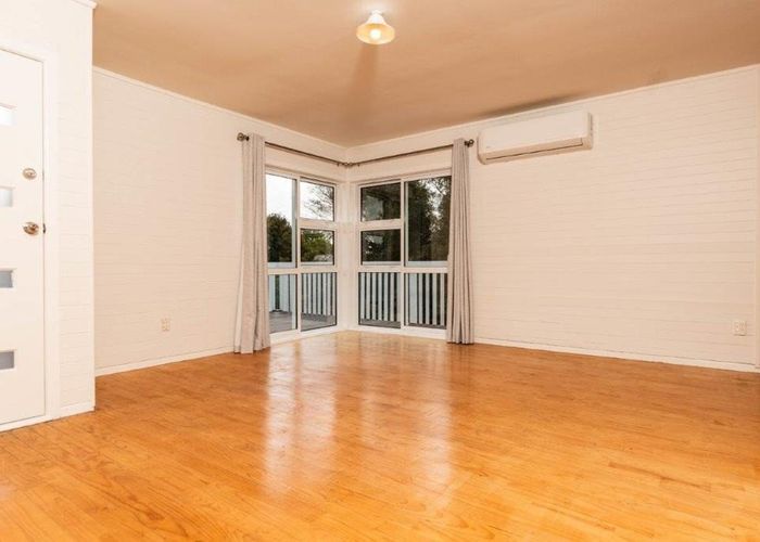  at 6 Gilpin Place, Beach Haven, Auckland