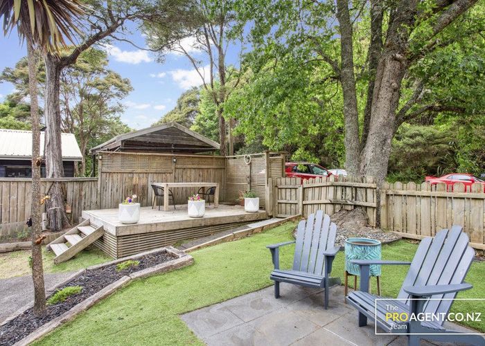  at 15 Fawcett Road, Laingholm, Waitakere City, Auckland