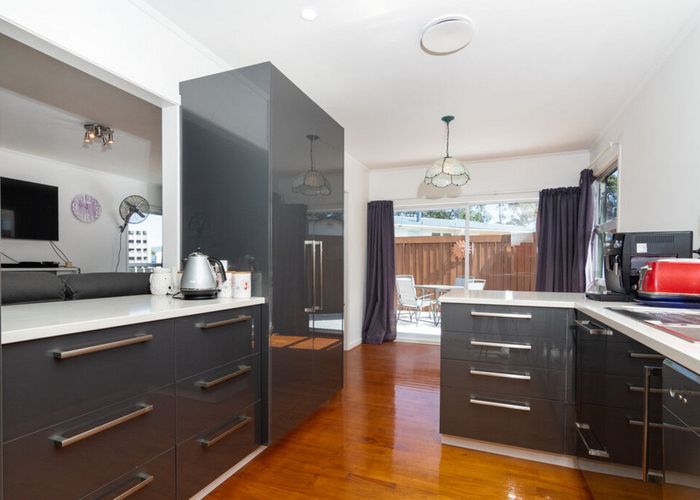  at 86 Universal Drive, Henderson, Auckland