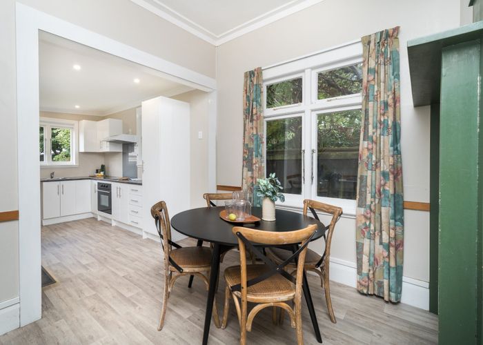  at 9 Weston Avenue, Roslyn, Palmerston North, Manawatu / Whanganui