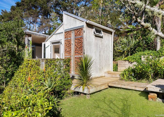  at 32 Remu Place, Greenhithe, North Shore City, Auckland
