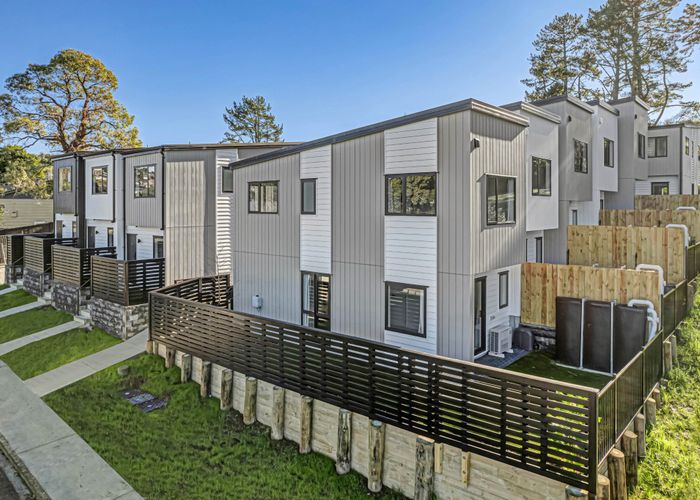  at 58 - 60 Kemp Road, Massey, Waitakere City, Auckland