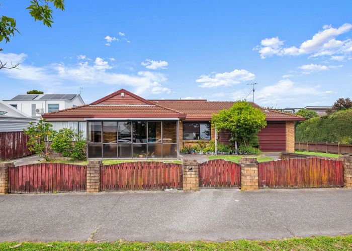  at 11 Tui Street, Point Chevalier, Auckland