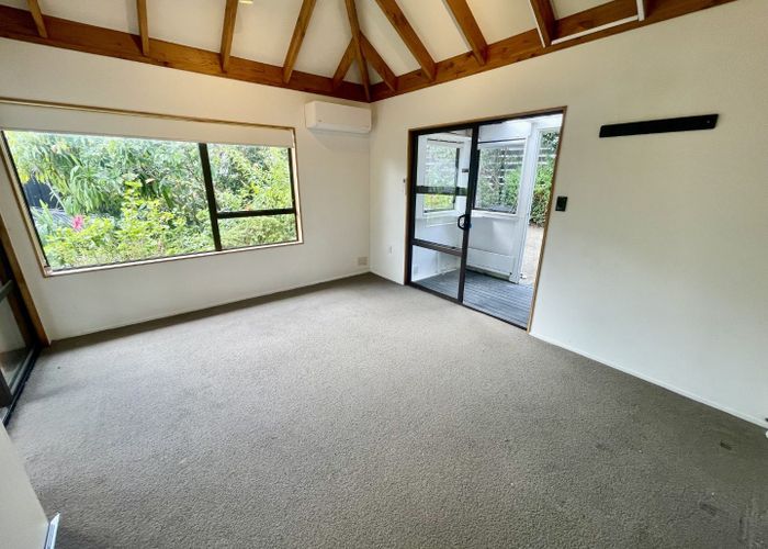  at 1/62 Wairoa Road, Narrow Neck, Auckland