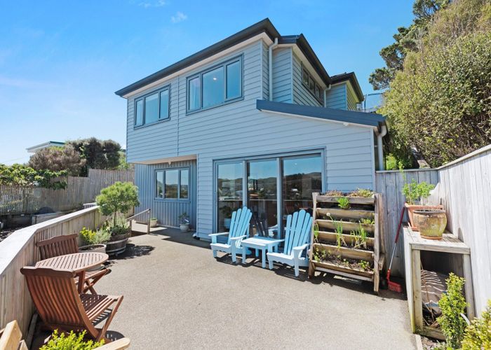  at 19 Miles Crescent, Newlands, Wellington